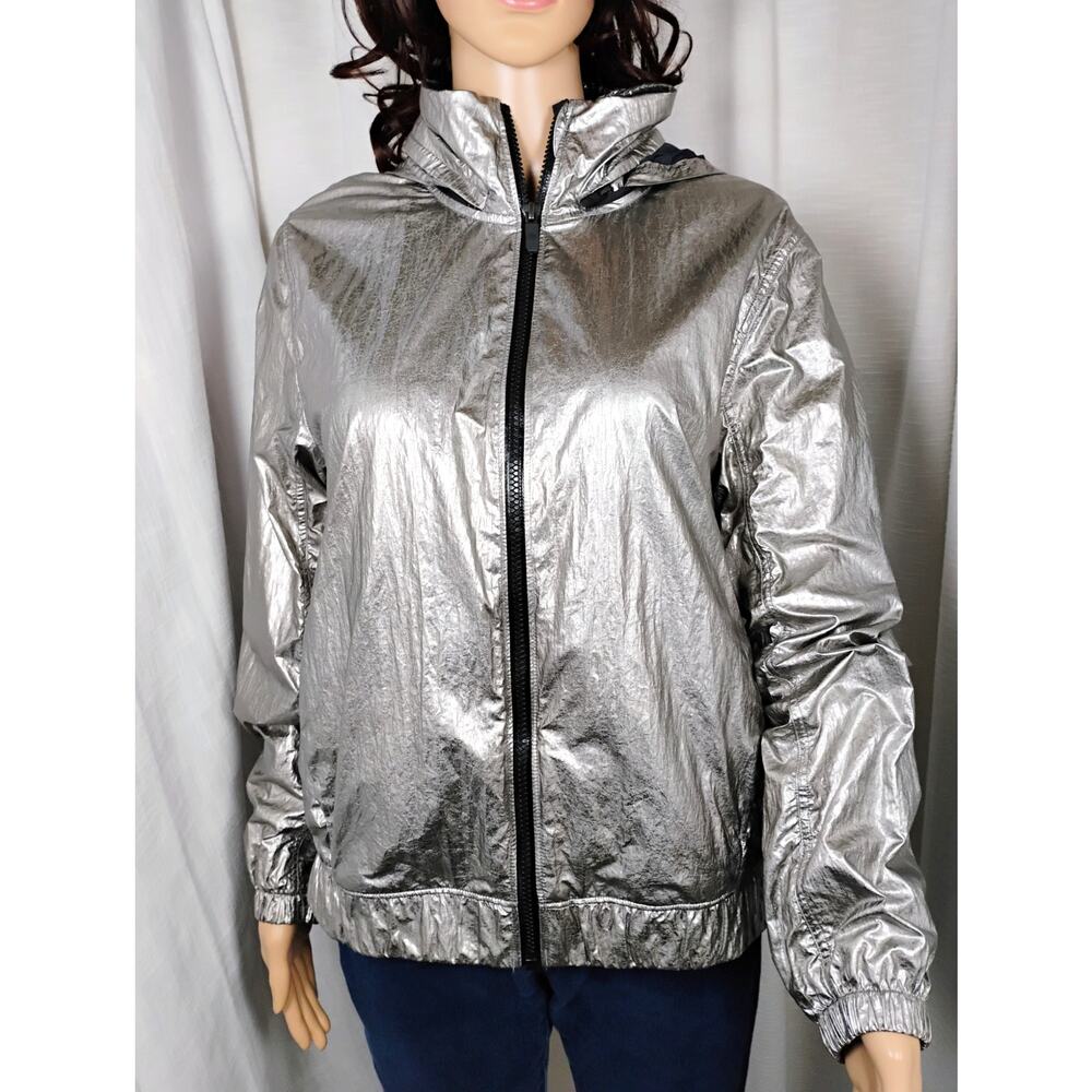 Lululemon Womens M Silver Metallic Futuristic Hooded Windbreaker Athleisure